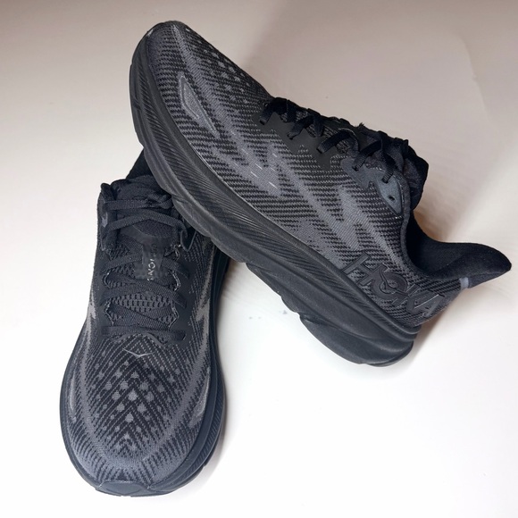 HOKA ONE ONE Men’s Clifton 9 Lightweight Running Sneakers Size- 8 D